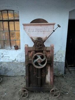 šrotovník na obilí