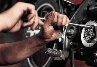 SERVISNÍ TECHNIK – komunální technika a vozidla TATRA