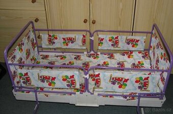 Cestovní skládací postýlka