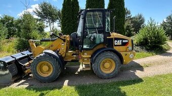 Nakladač CATERPILLAR 908M