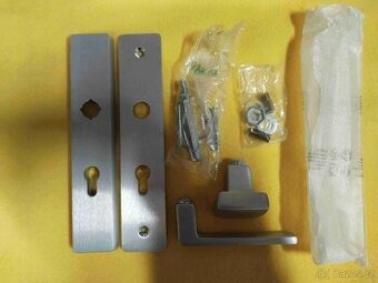 Bezpečnostní kování COBRA TOWER klika + koule-nové