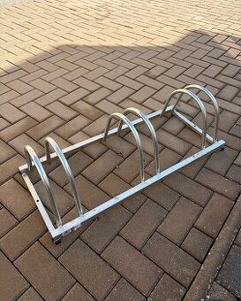 Stojan na 3 jízdní kola