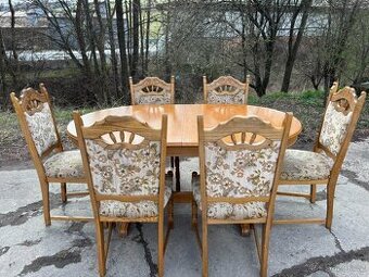 Masivní rozkládací stůl+6 × židle
