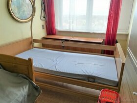 Zdravotní polohovací postel pro seniory - elektrická