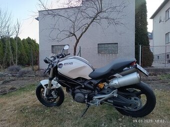 Ducati Monster 696