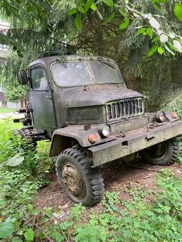 Traktor domácí výroby V3S s hydraulickou rukou