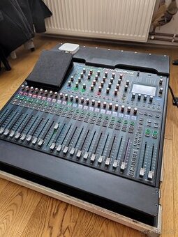 Soundcraft performer 2