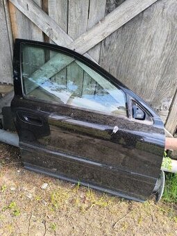 Volvo V70 p2 přední pravé dveře