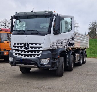 Mercedes arocs 8x4