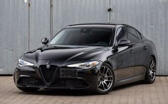 Alfa Romeo Giulia 2.0 Turbo 16V AT8-Q4 Estrema