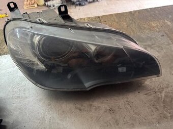 BMW e70 přední světla