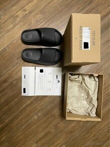 yeezy slides onyx NOVÉ nepoužité velikost US 10; EU 44 - 1