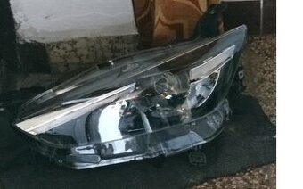 Mazda cx-3 levé přední světlo full LED - výměna za pravé