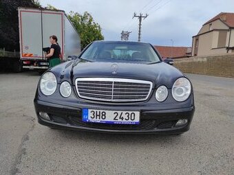 Mercedes W211 200E