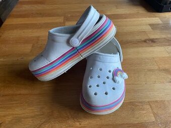 Dívčí bílé CROCS s duhou 29
