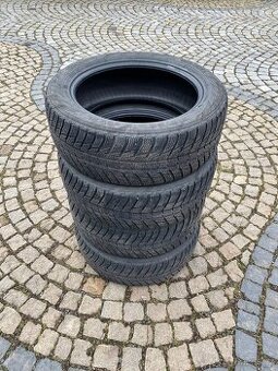 Zimní pneumatiky Nokian 215/55 R18