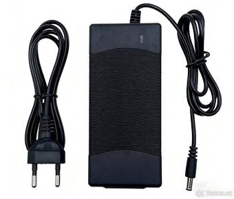 Nabíječka 24V-42V 2A