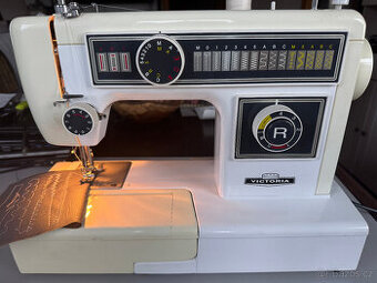 Šicí stroj Victoria