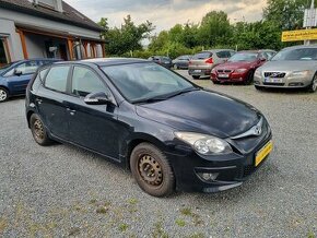 HYUNDAI i30 1.4i 80KW R.V.2011/1.MAJITEL