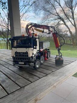 LEGO Technic 42043 - Mercedes-Benz Arocs 3245