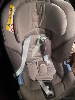 Autosedačka Cybex a ostatní věci pro novorozence