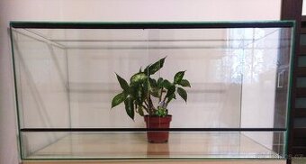 Terárium 80x40x40 Nové .Vhodné pro agamy, želvy hady. Síla s