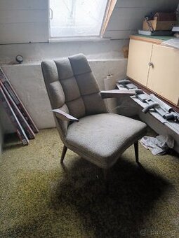 Art Deco křeslo ve velmi dobrém stavu.