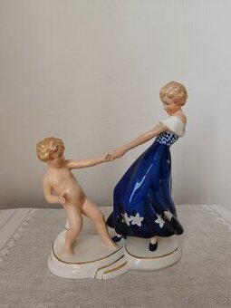 Royal dux porcelánová soška žena s dieťaťom