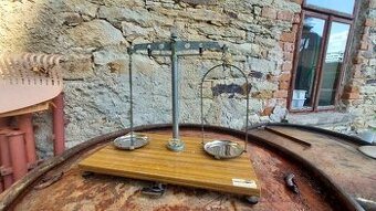 Laboratorní váhy Chirana