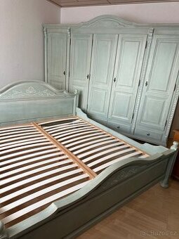 Vintage ložnice, šatní skříň + postel, masiv, modrá