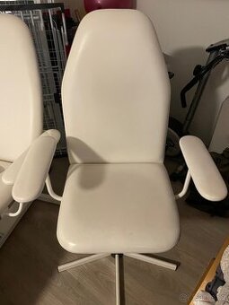 Kosmetické lehátko + kosmetická židle .