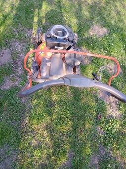 Benzínová sekačka Husqvarna R 152SV