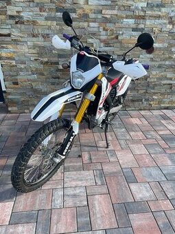 Rieju mrt 125