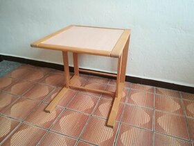 Dětský stolek