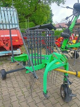 Pěkný Shrnovac sena Deutz- Fahr 3,7 m