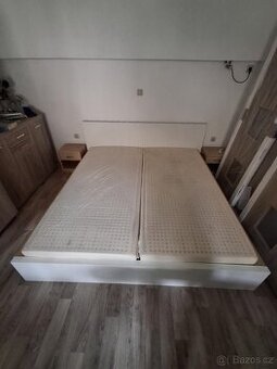 Prodám manželskou postel