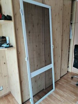 Síťové dvere