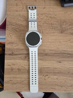 Samsung Galaxy Watch Ultra bílé