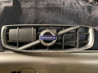 Volvo XC70 maska chladiče