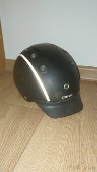 Jezdecká helma casco