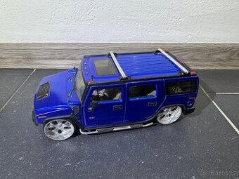 Hummer 2003, model 1:24, lehce poškozený
