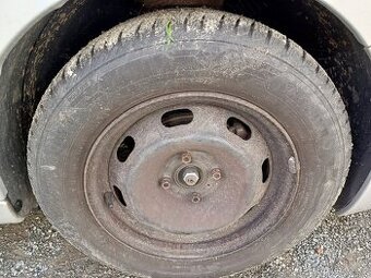 Prodám zimní kola 195/65R15 6Jx15 ET27 Peugeot 307