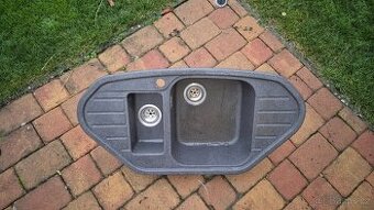 Prodám dřez, baterii a varnou desku do kuchyně