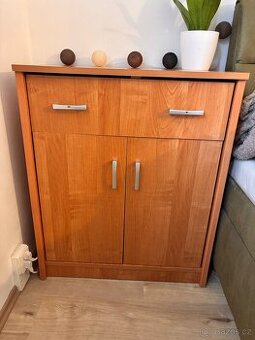 Komody / noční stolky