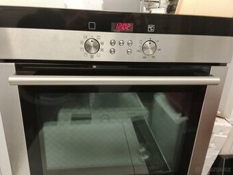 Vestavná trouba Siemens