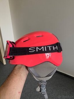 lyžařská helma Smith