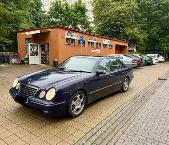 Mercedes E240i 2002 Avantgarde Automat, 230 000Km, plná výba