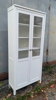 Ikea Hemnes prosklená knihovna - vitrína masiv široká