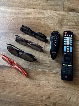 LG - 2 ovladače a 4 brýle na 3D (pasivní)