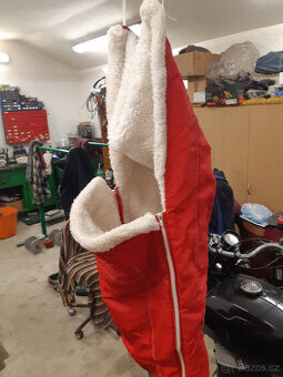 Retro červený fusak